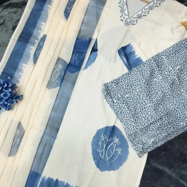 3 Pcs Women's Stitched Lawn Printed Suit