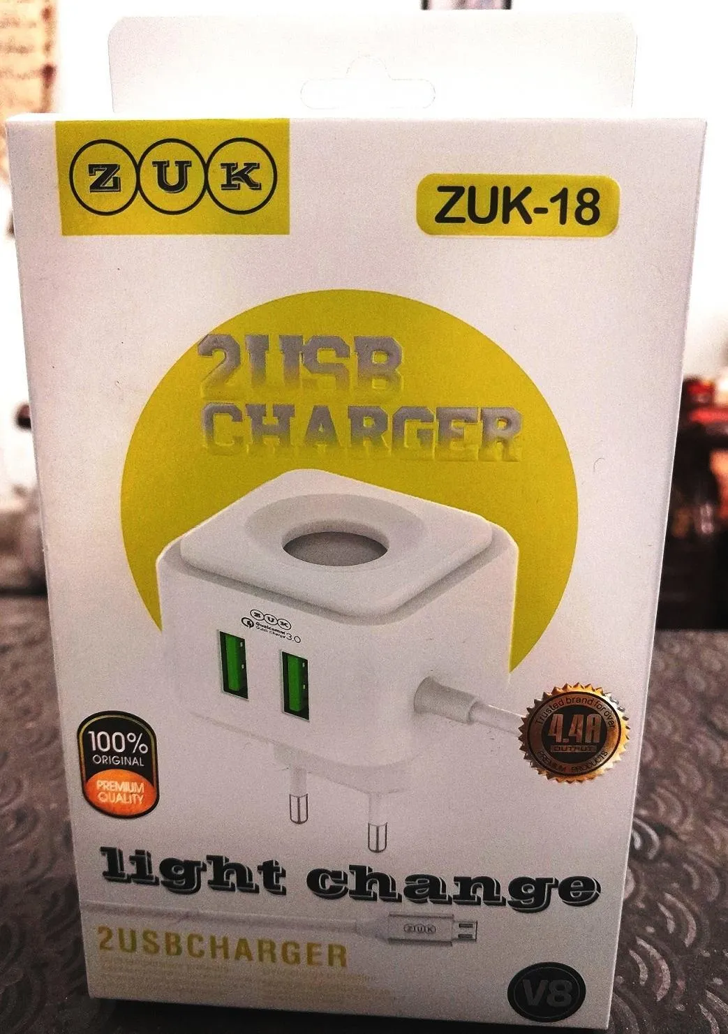 Universal Mobile Charger with Fixed 1M Micro USB Cable + Dual USB Ports