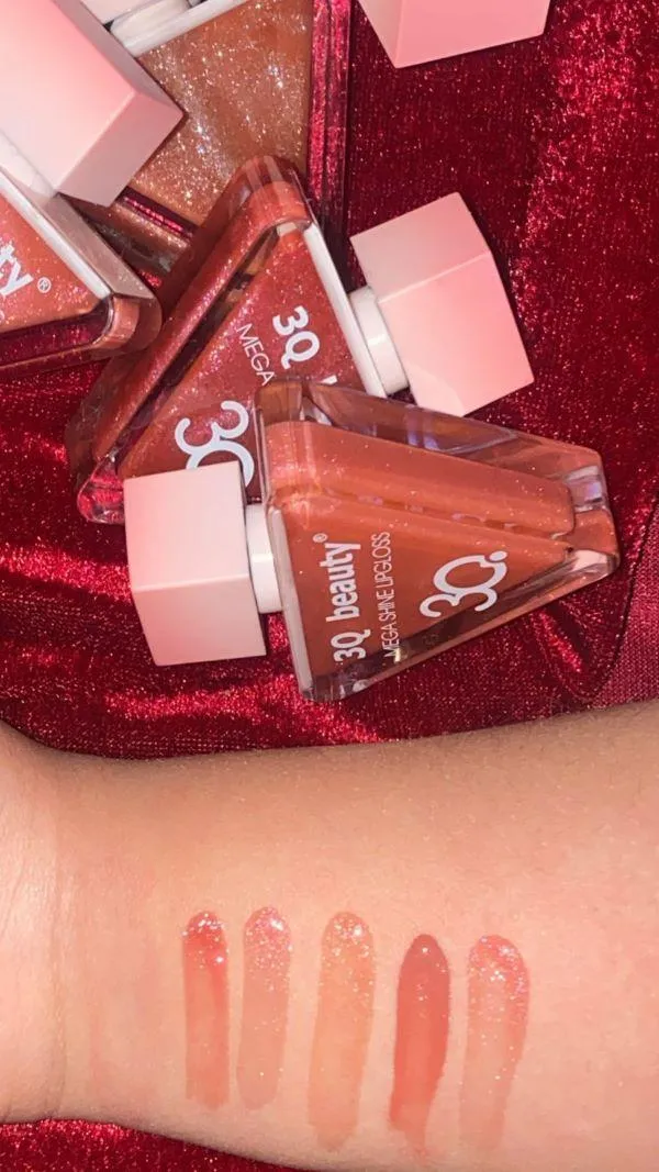 Glossy Finish Lip Gloss - 25ml Pack of 1 in Vibrant Shades of Orange and Pink - Image 2