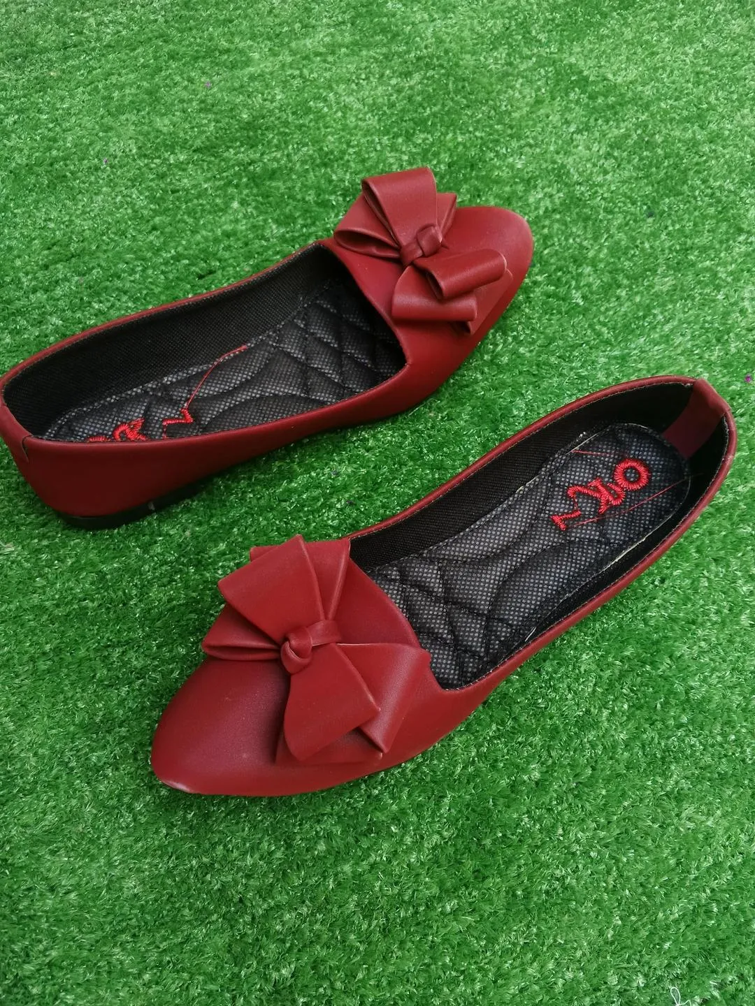 Women's Satin Formal Pumps - Image 2