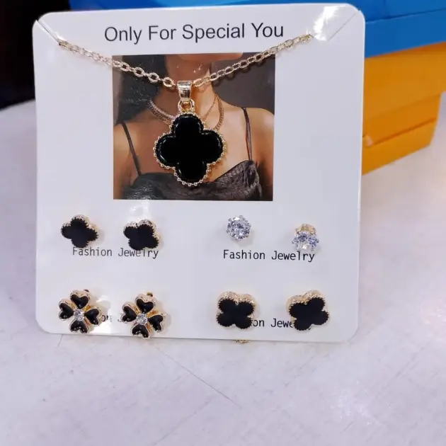 4 Pcs Artificial Stones Necklace And Bracelet Set