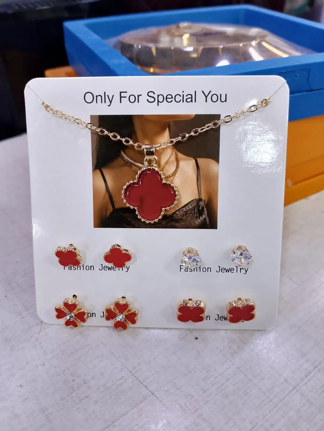 4 Pcs Artificial Stones Necklace And Bracelet Set - Image 3